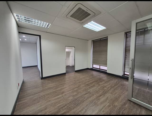 162M² OFFICE TO LET IN SANDTON CENTRAL